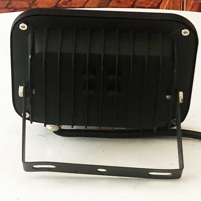 ĐÈN PHA LED NGOÀI TRỜI HTK LIGHTS 10W -010